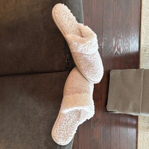 Barefoot Dreams Cream Fuzzy Slippers